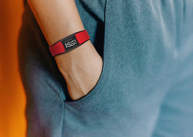 Smart Fit Sporty Fitness Tracker and Waterproof Swimmers Watch - ILLUMIWAVESS  